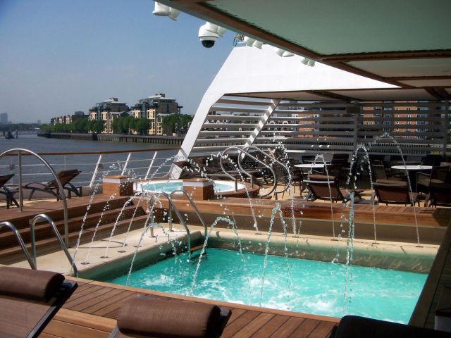 Seabourn Sojourn – One of the Most Luxurious Cruising Vessels of the World (64 pics)