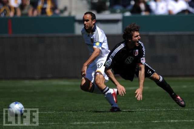 Being a Professional Soccer Player Is Also about Being an Actor! (37 pics)