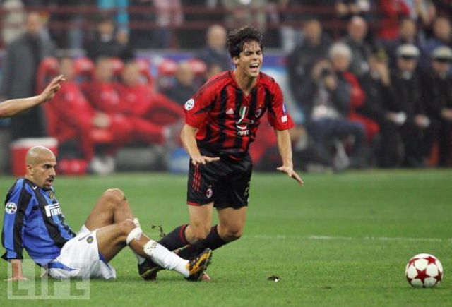 Being a Professional Soccer Player Is Also about Being an Actor! (37 pics)