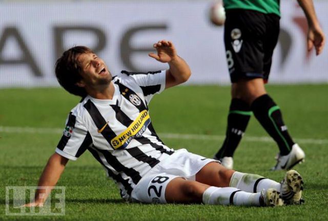 Being a Professional Soccer Player Is Also about Being an Actor! (37 pics)