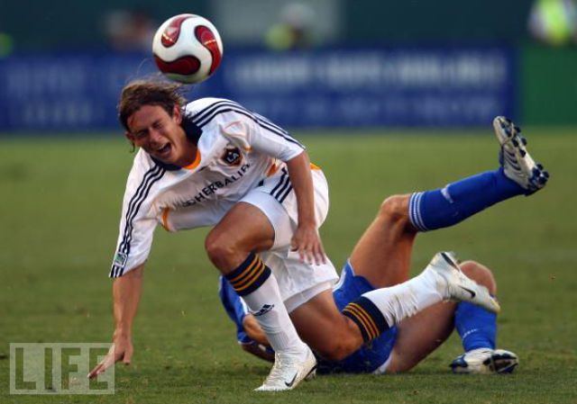 Being a Professional Soccer Player Is Also about Being an Actor! (37 pics)