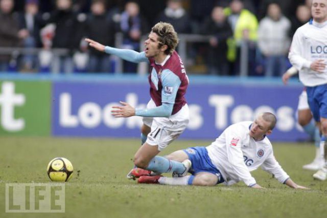 Being a Professional Soccer Player Is Also about Being an Actor! (37 pics)