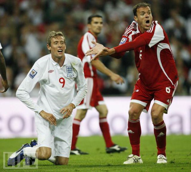 Being a Professional Soccer Player Is Also about Being an Actor! (37 pics)