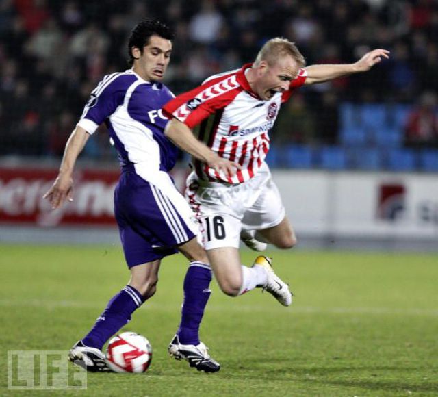 Being a Professional Soccer Player Is Also about Being an Actor! (37 pics)
