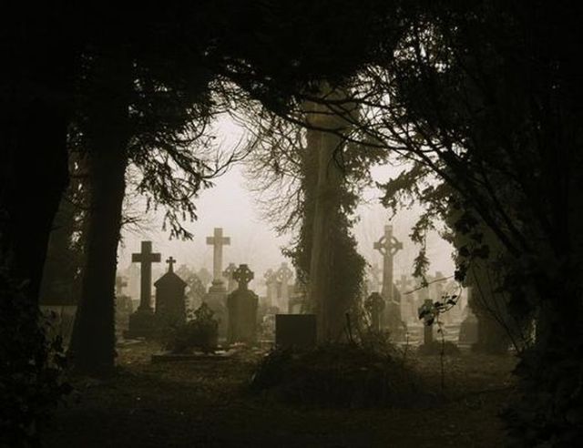 Graveyard Scenes (34 pics) - Izismile.com