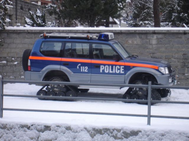 Unusual, Funny and Awesome Cop Cars (27 pics)