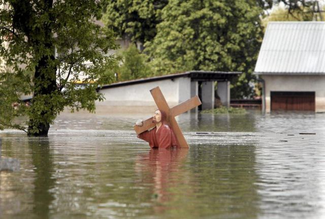 Horrible Floods in Europe (61 pics) - Izismile.com