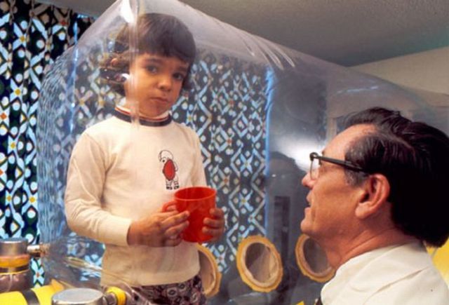 Boy Who Spent His Life in a Bubble (24 pics)