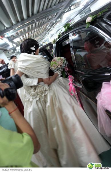 A Very Expensive Chinese Wedding (21 pics)