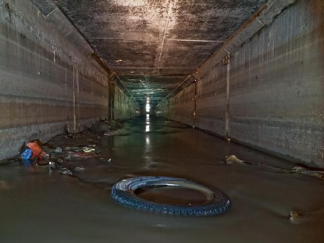 Sewerage Seen from Inside (66 pics)