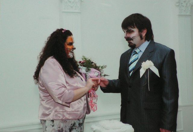 Wedding in WTF Style (20 pics)