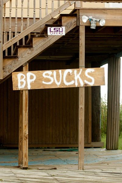Signs against BP and Oil Spill (16 pics)
