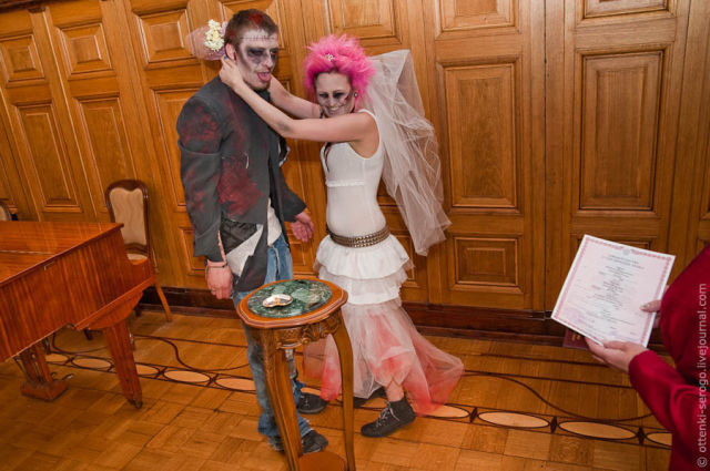 Zombie Wedding (44 pics)