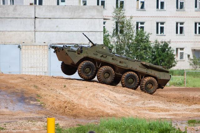 Russian Famous Armored Troop Carriers (76 pics)