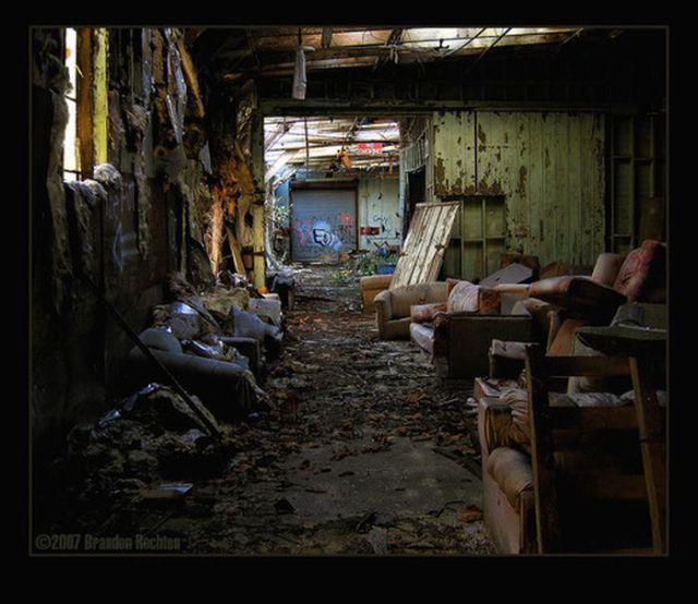 Impressive Photographs of Abandoned Places (50 pics)