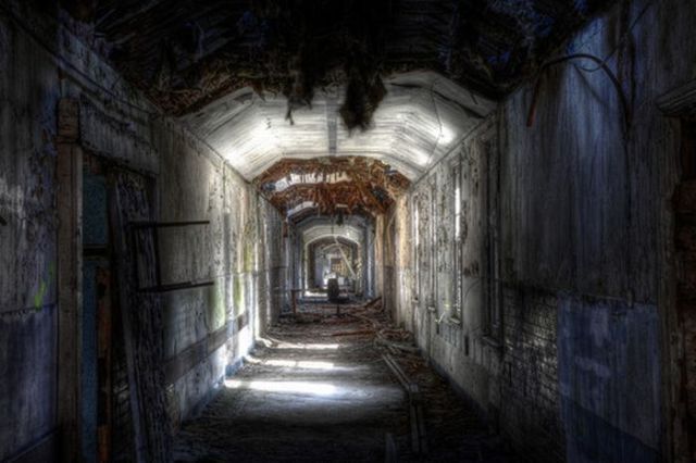Impressive Photographs of Abandoned Places (50 pics)