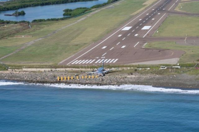 When a Plane Runway Is Too Short (8 pics)