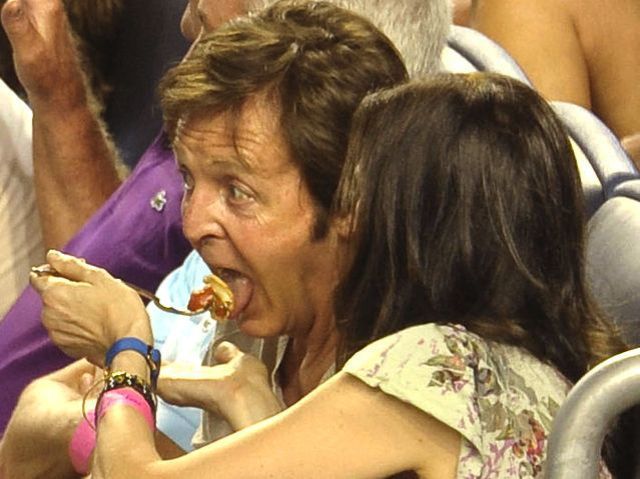 Famous People Eat Funny (49 pics)