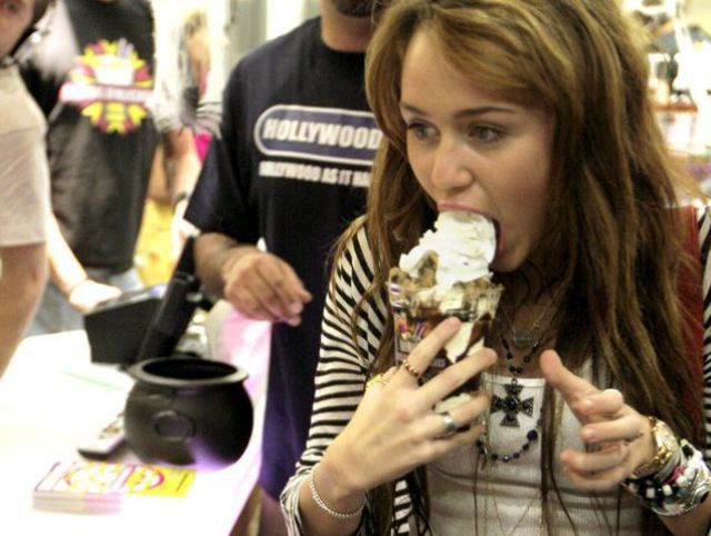 Famous People Eat Funny (49 pics)