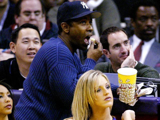 Famous People Eat Funny (49 pics)