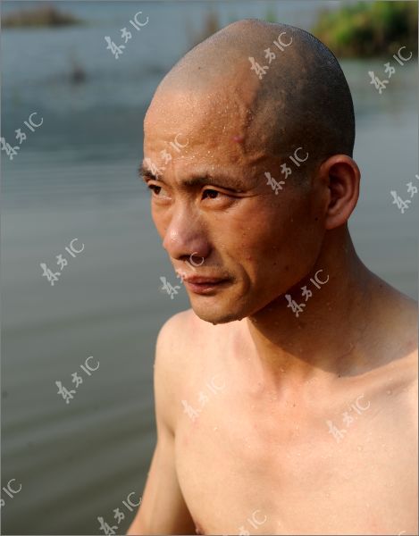 How Shaolin Monks Run on the Surface of the Water. Part 2 (51 pics) How Shaolin Monks Run on the Surface of the Water. Part 2 (51 pics)