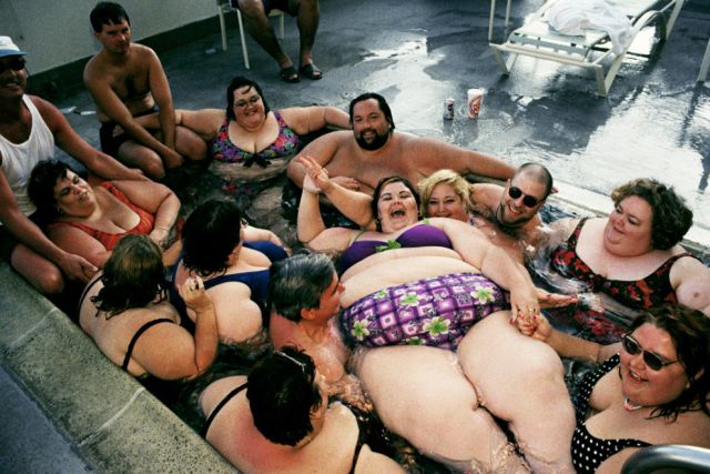 The Life of Fat People (10 pics)