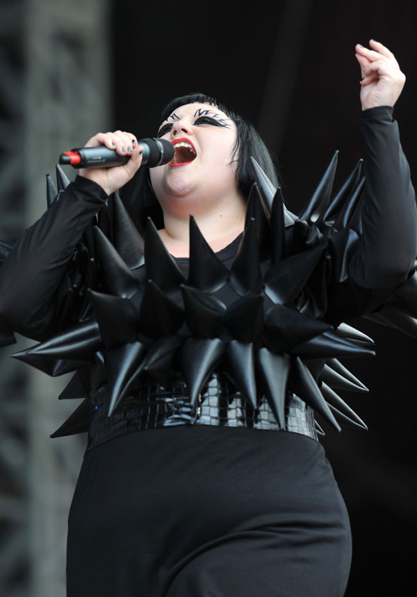 Beth Ditto…At Least She sings Great (10 pics)