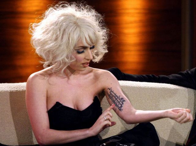 Celebrities Love Tattoos (75 pics)