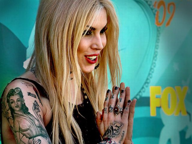 Celebrities Love Tattoos (75 pics)