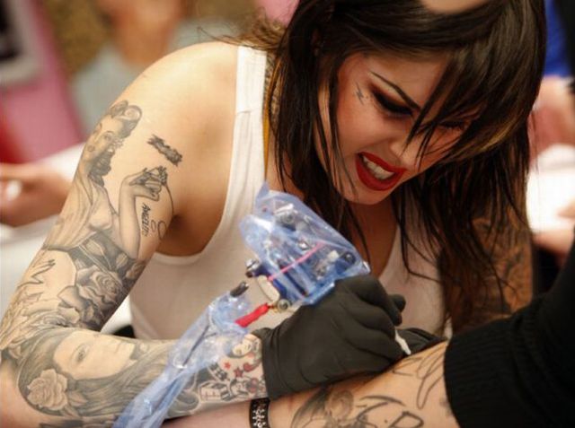 Celebrities Love Tattoos (75 pics)