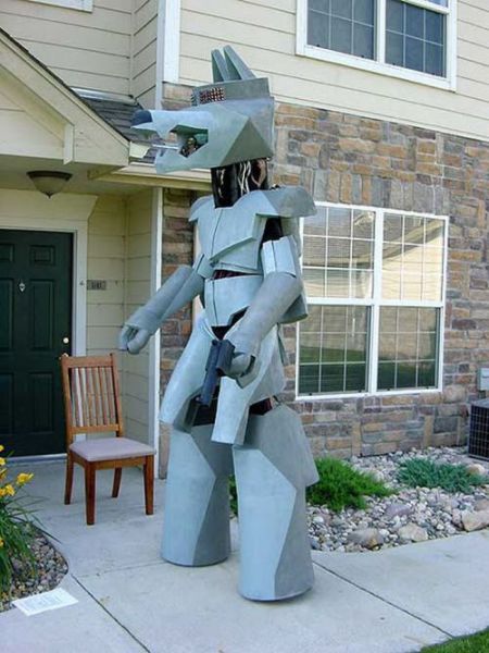 Giant Mech Wolf Costume (15 pics)