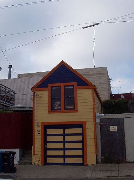 Some of the Smallest Houses in the World (45 pics)