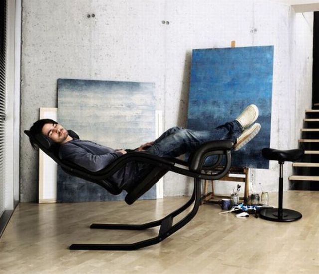 Free of Gravity Chair (6 pics)