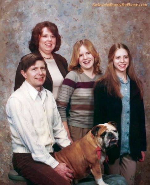 Awkward Family Photos with Pets (30 pics)