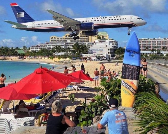 Oldie of the Day: Dangerous Maho Beach (18 pics)