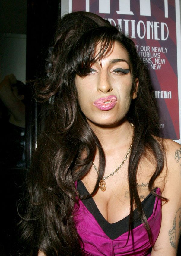 Amy Winehouse Looks Better Than Usual (5 pics)