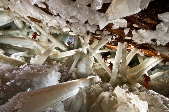 Crystal Cave (8 pics)