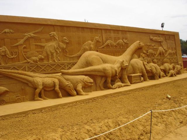 Unbelievable Sand Sculptures (92 pics)