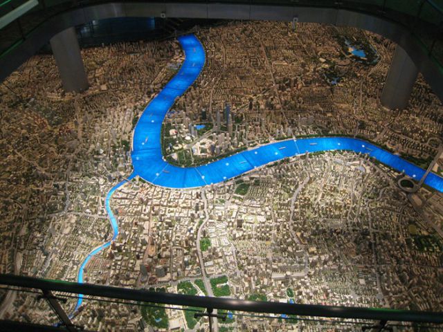 Gigantic Scale Model of Shanghai (5 pics)