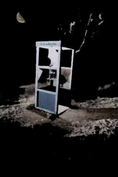 A Phone Booth in the Middle of Nowhere (14 pics)