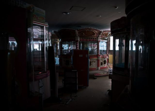 Abandoned Japanese Theme Park (52 pics)