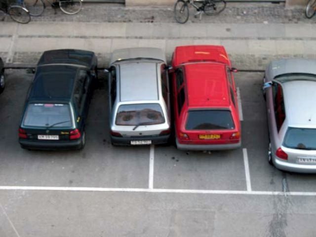 Parking Lot Idiots (56 pics)