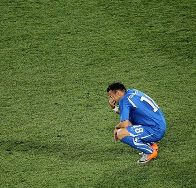 Soccer Tears. When Men Cry (20 pics)