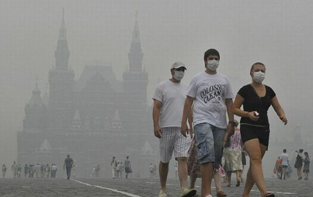 Chocking in Moscow Smog (28 pics)