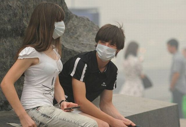 Chocking in Moscow Smog (28 pics)