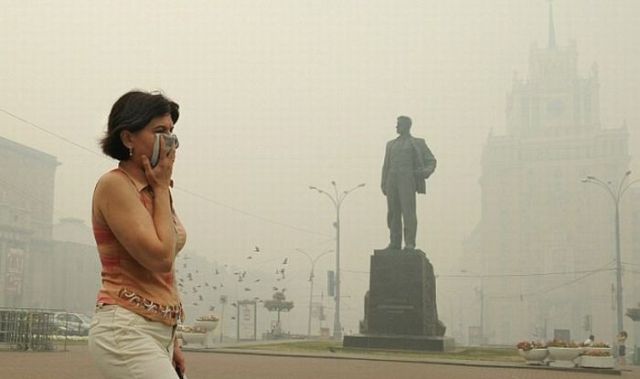 Chocking in Moscow Smog (28 pics)