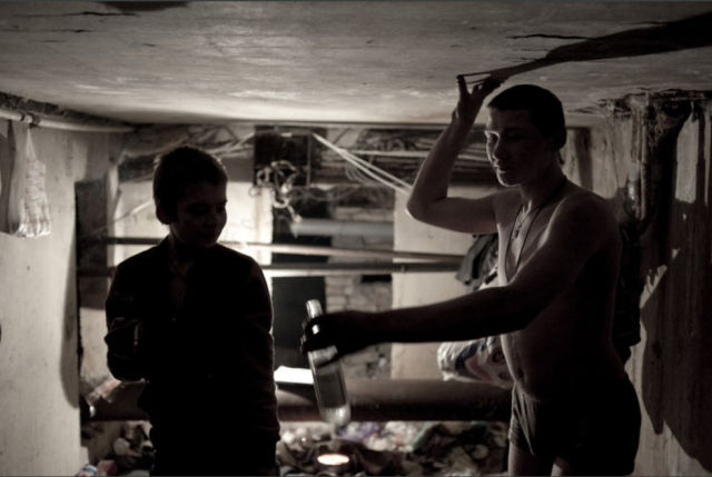 Hard Life of Ukrainian Street Children (33 pics)