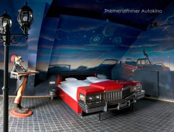 A Hotel for Auto Enthusiasts (19 pics)