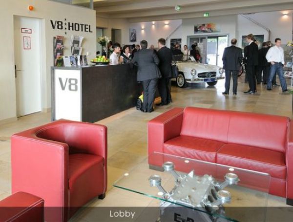 A Hotel for Auto Enthusiasts (19 pics)