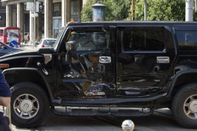 Hummer in Trouble (16 pics)